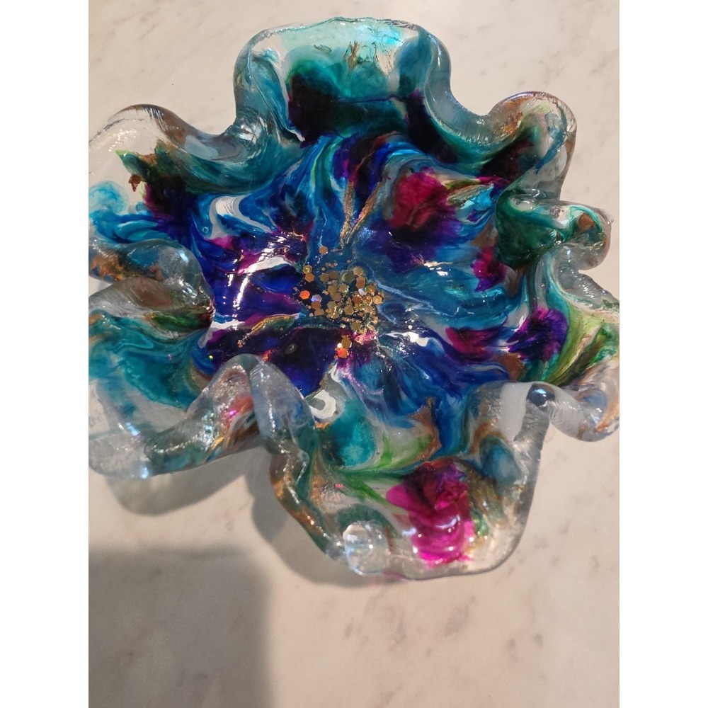 Handmade Resin Wavy Edge Bowl Decoration Gift - Picture 4 of 4